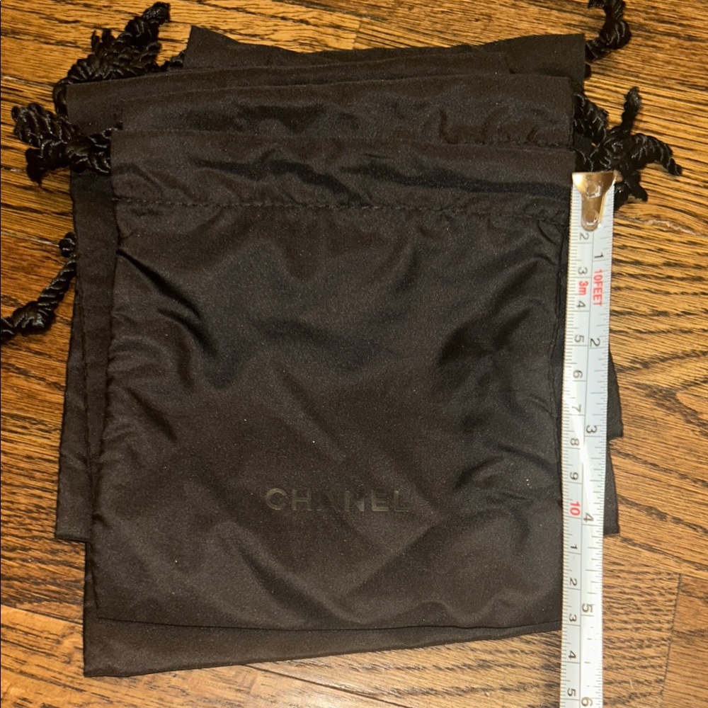 CHANEL Elegant Black Dust Bags (5 x 5) - Picture 3 of 4